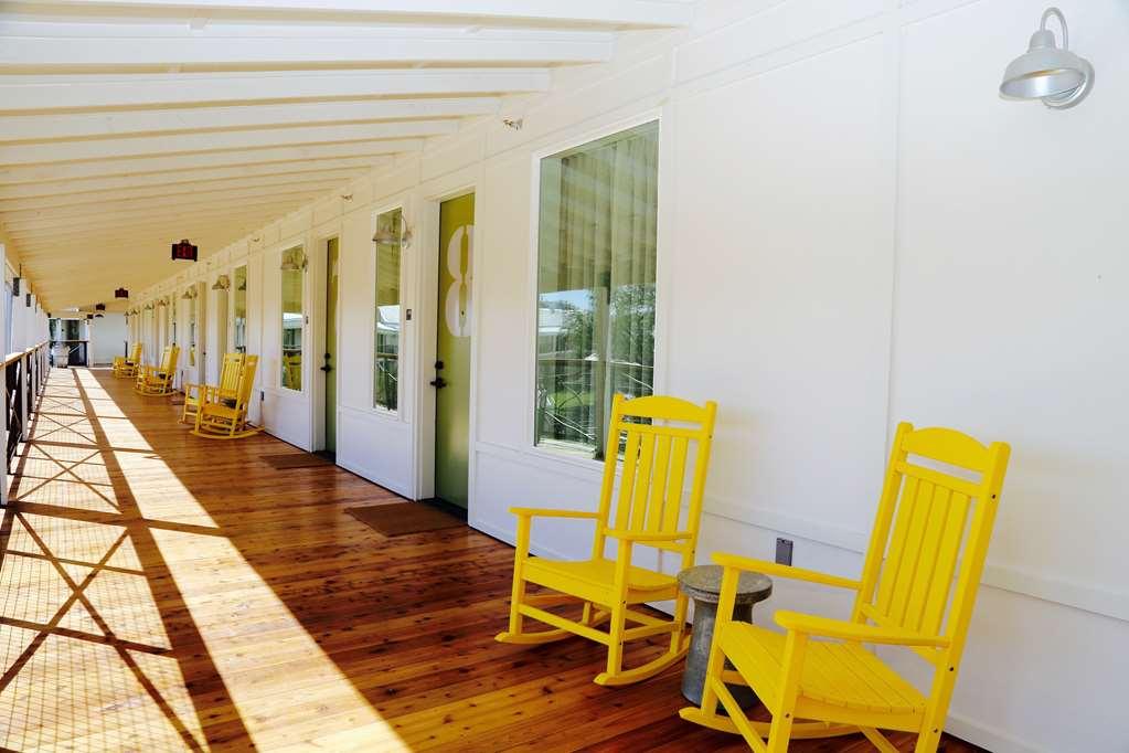 Cavalry Court, By Valencia Hotel Collection College Station Oda fotoğraf